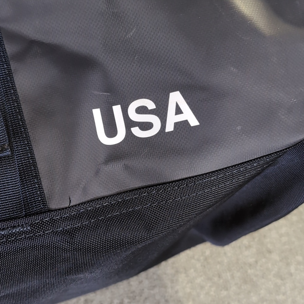 The North Face International Team USA Basecamp Duffel Bag/Backpack Navy - Large - Picture 4 of 16